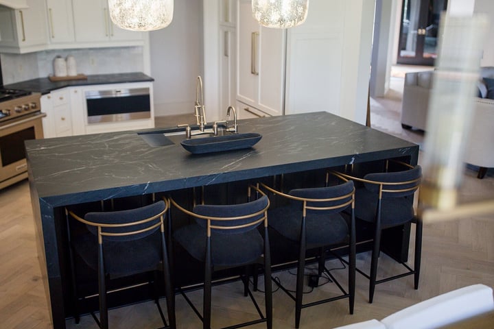 Porcelain vs Quartz Countertops: Which Is Right for Your North Carolina Home?